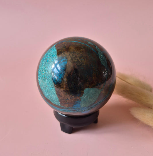 Kristall-Edelstein Chrysokoll-Kugel Nr. 3 – 65 mm – Beruhigend &amp; Erdig