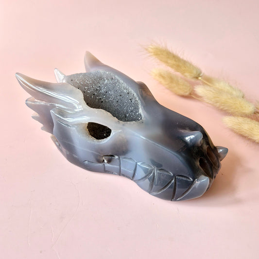 Edelsteen Druzy Grijze Druzy Agaat Drakenschedel – 543g | Bescherming, Intuïtie Dragon Skull