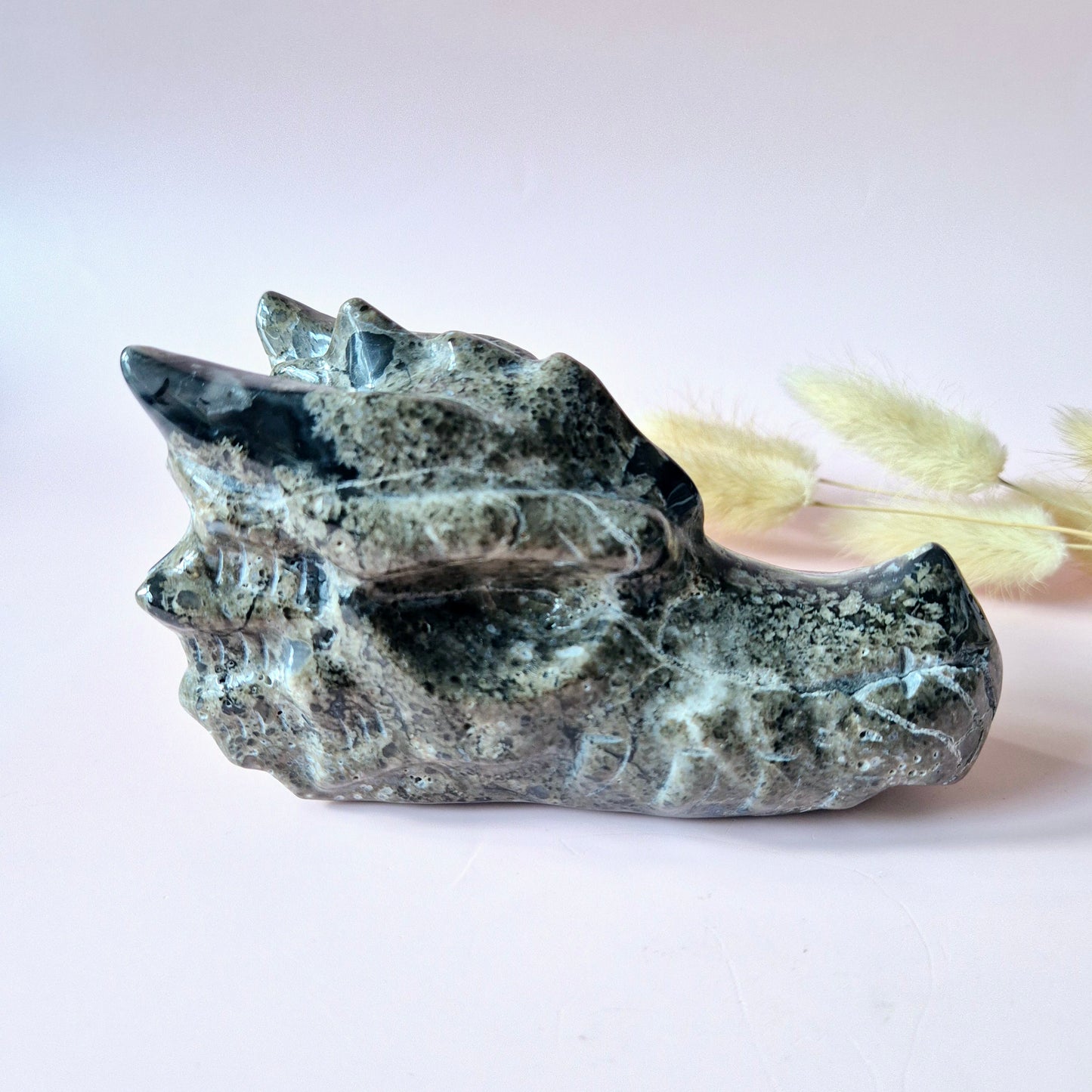 XL Edelstein Druzy UV-reaktiver Vulkanachat Drachenschädel – 632 g | Mystische Energie &amp; spiritueller Schutz (Kopie)
