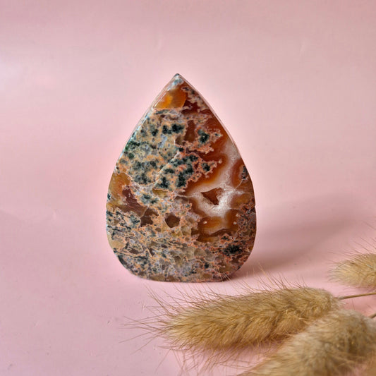 Wunderschöner Edelstein tropfenförmiger roter Moosachat Flamme – 85-120 g | Erdungsenergie &amp; Kraft