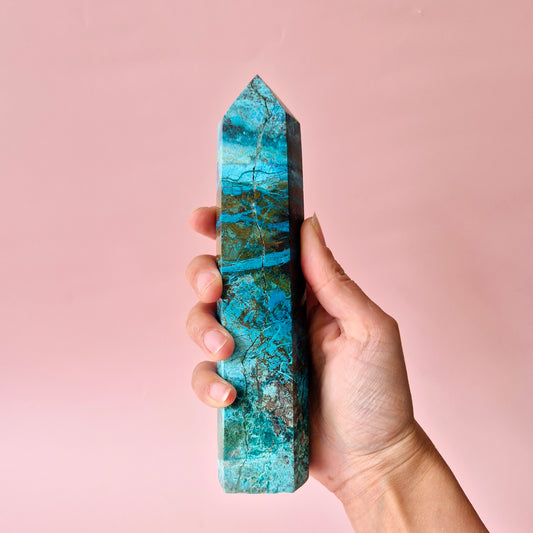 XL Edelsteen Chrysocolla Toren – 17,5x4cm – 426g – Hoge kwaliteit