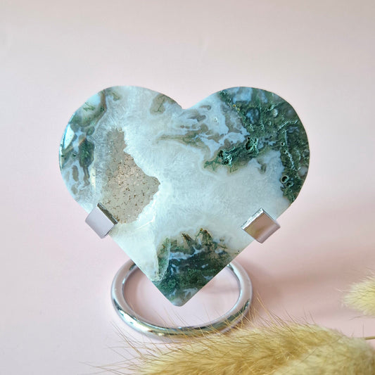 Edelsteen Druzy Mosagaat Hart op Metalen Standaard – #79 114gram
