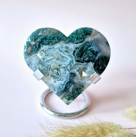 Edelsteen Druzy Mosagaat Hart op Metalen Standaard – #84 131gram