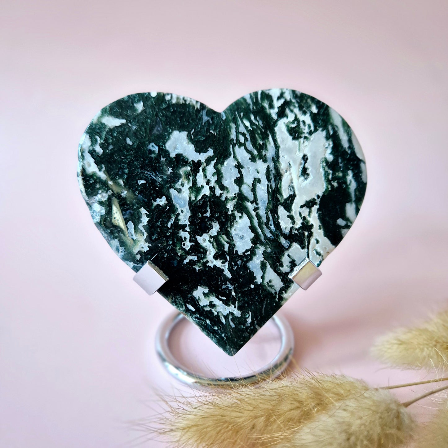 Edelsteen Druzy Mosagaat Hart op Metalen Standaard – #88 166gram