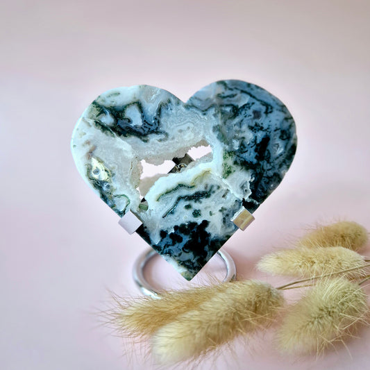 Edelsteen Druzy Mosagaat Hart op Metalen Standaard – #91 186gram