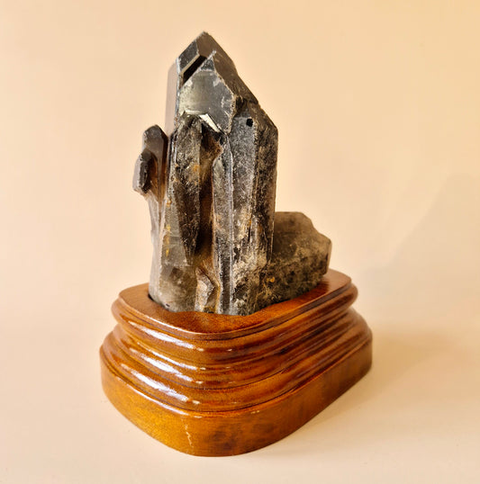 XL Ruwe Smoky Quartz Edelsteen Cluster op Houten Standaard – #27 384gram