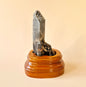 XL Ruwe Smoky Quartz Edelsteen Cluster op Houten Standaard – #23 165gram