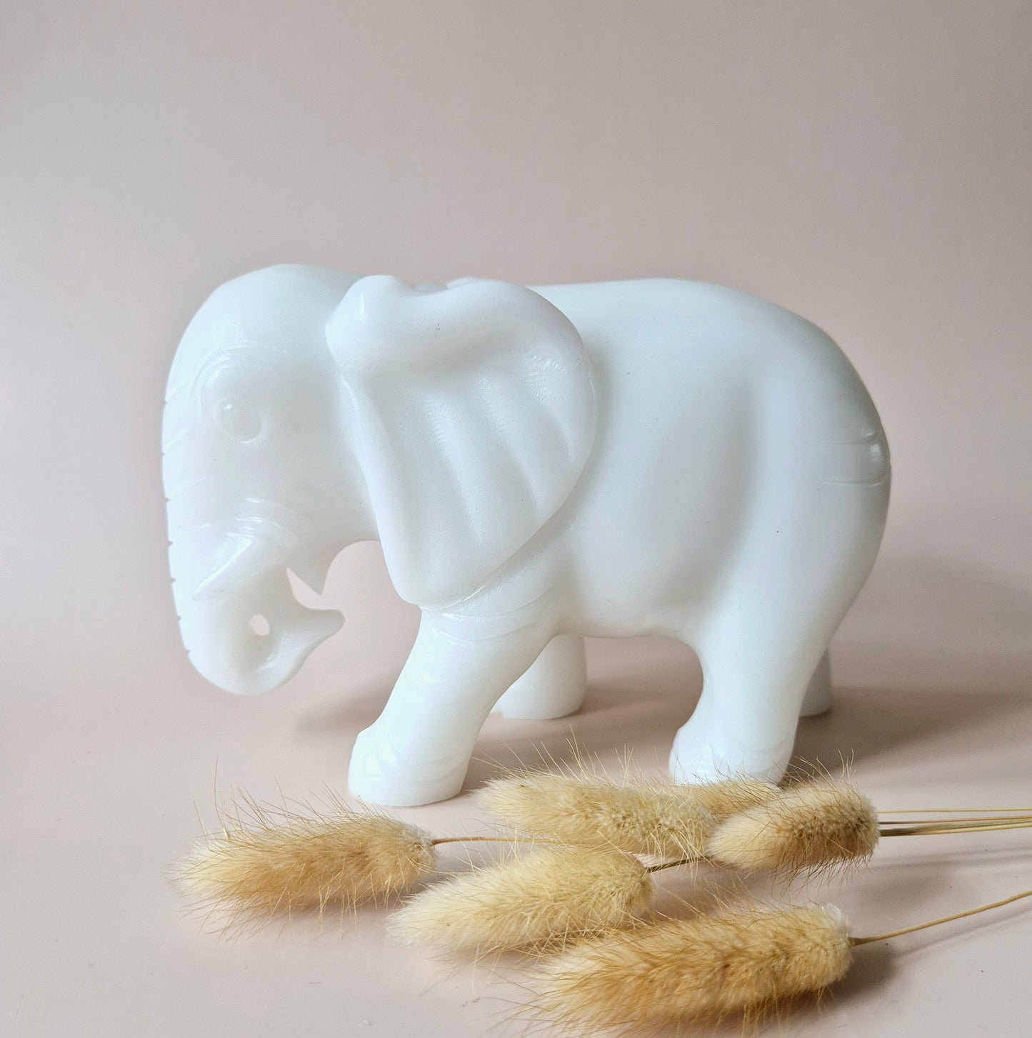 Edelsteen Grote Witte Jade Olifant – 3kg – Symbool van Wijsheid, Geluk & Bescherming