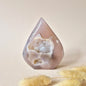 Druzy Grauer Achat - Tropfenförmiger stehender Edelsteinkristall - Nr. 1. 212 Gramm