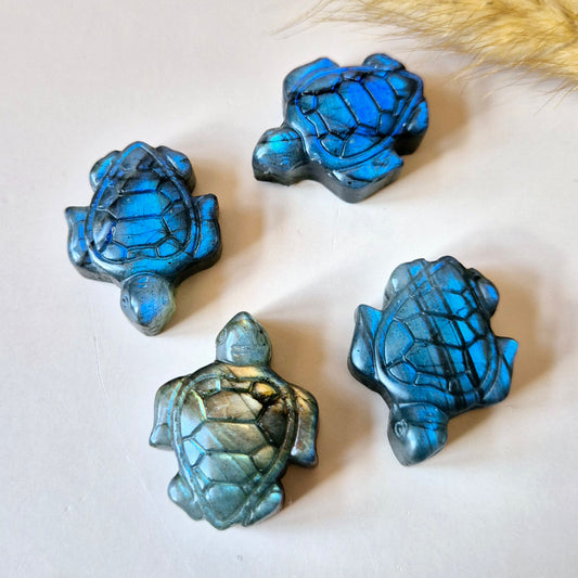 Gemstone Flashy Labradorite Snake Carving (5 cm) – Snake Wisdom &amp; Power