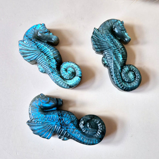 Gemstone Flashy Labradorite Snake Carving (5 cm) – Snake Wisdom &amp; Power