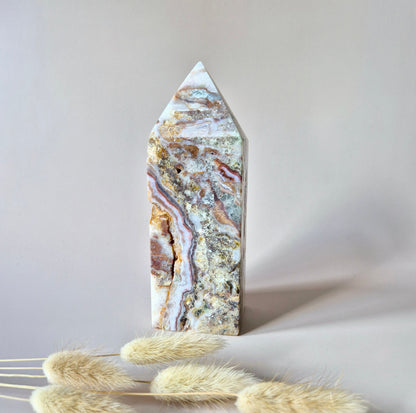 Edelsteen Crazy Agate Toren XXL – 1kg – Aards, Beschermend & Spectaculair Getekend