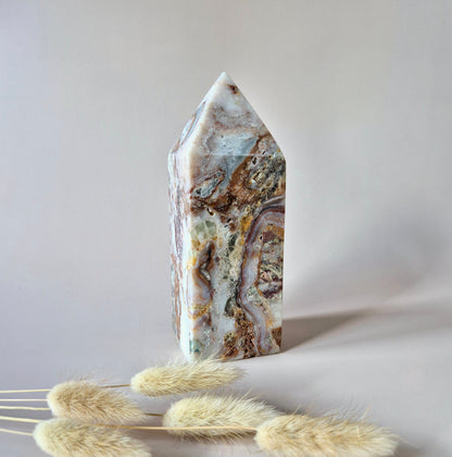Edelsteen Crazy Agate Toren XXL – 1kg – Aards, Beschermend & Spectaculair Getekend