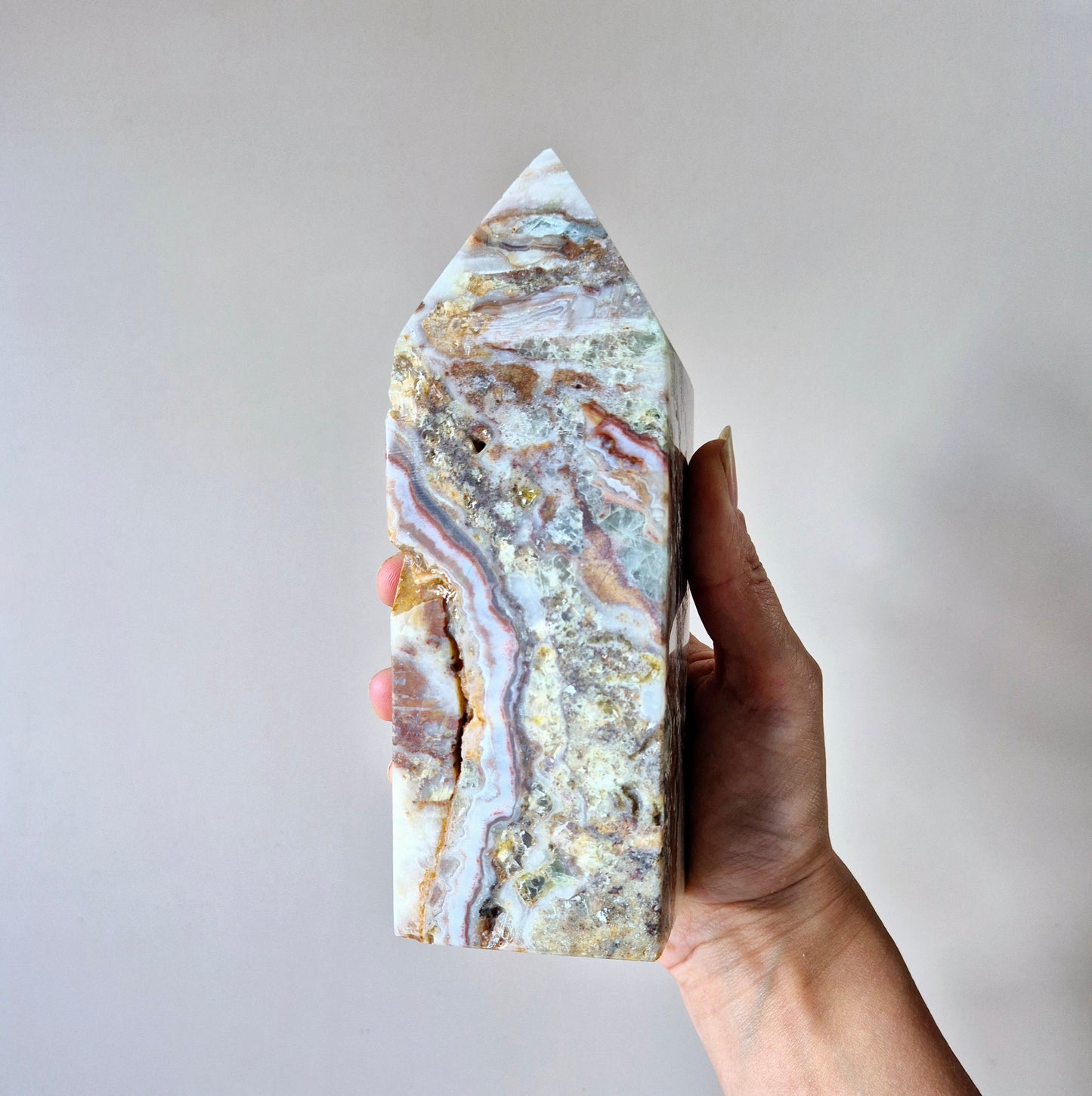 Edelsteen Crazy Agate Toren XXL – 1kg – Aards, Beschermend & Spectaculair Getekend