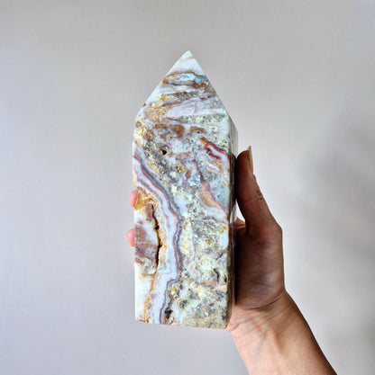 Edelsteen Crazy Agate Toren XXL – 1kg – Aards, Beschermend & Spectaculair Getekend
