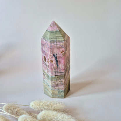 XL Rhodoniet Toren – Krachtige Heling in Roze & Zwart