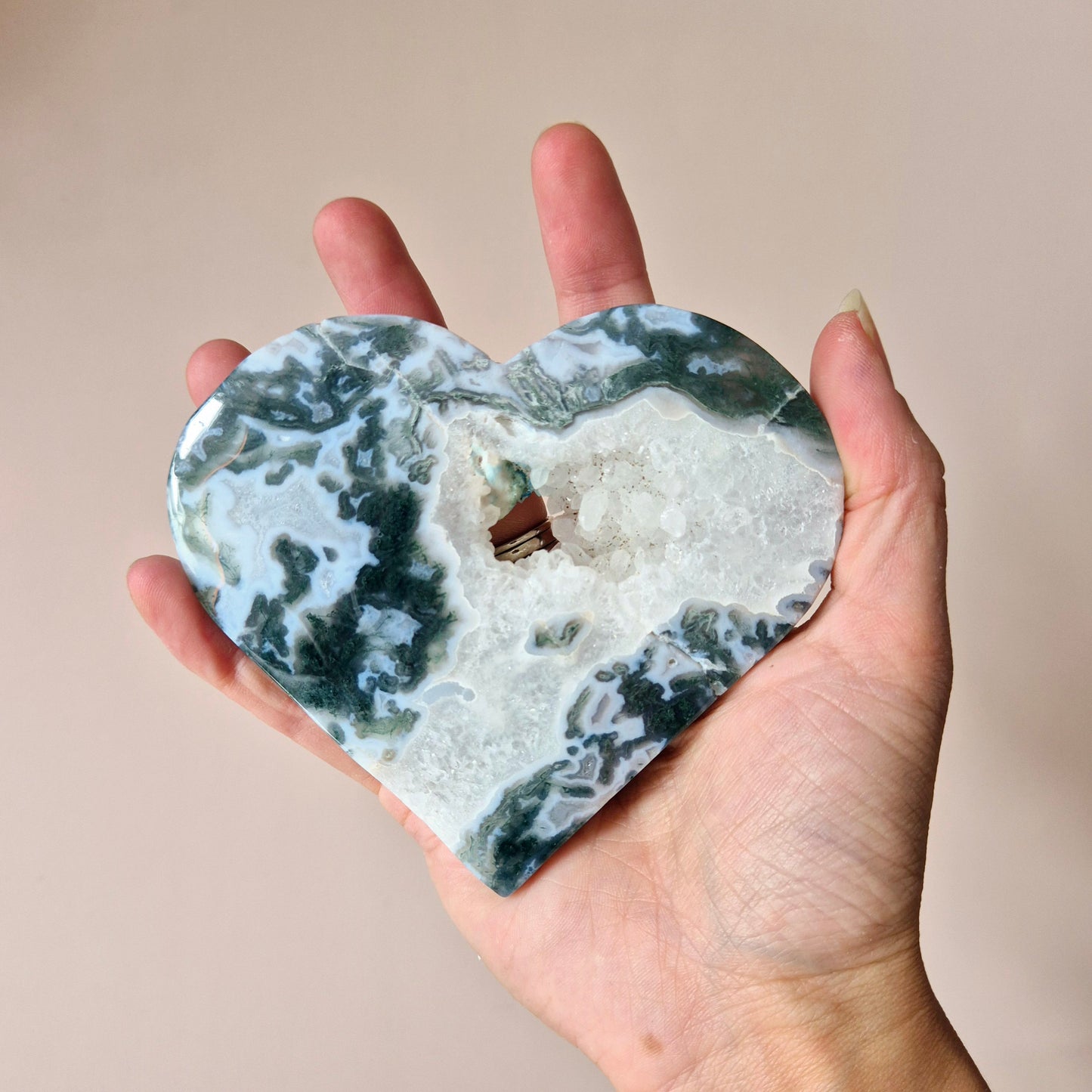 Edelsteen Druzy Mosagaat Hart op Metalen Standaard – #104 246gram