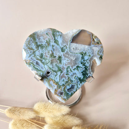 Edelsteen Druzy Mosagaat Hart op Metalen Standaard – #108 256gram