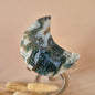 XL Edelsteen Mosagaat Maan op Standaard (Druzy & Patronen) #182 - 168gr