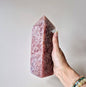 Edelsteen Obelisk Strawberry Quartz XXL Toren (1273g)