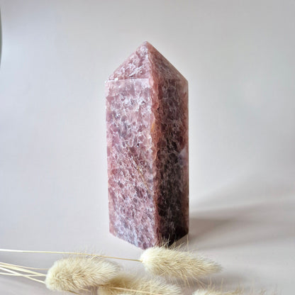 Edelsteen Obelisk Strawberry Quartz XXL Toren (1070g)
