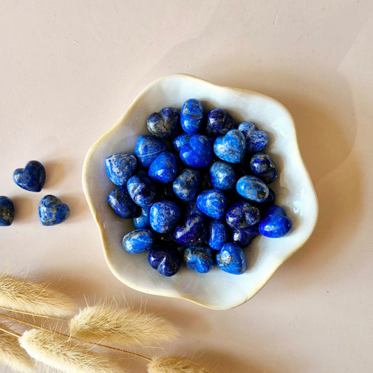 Mini-Herz - Roter Jaspis-Edelsteinherz / Taschenstein-Handschmeichler (2 x 2 cm)