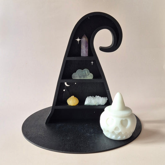 Houten Edelstenen Display – Heksenhoed in Halloween Stijl