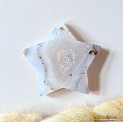Edelsteen Druzy Grijze Agaat Ster 6-7cm| Kristallen Ster Carving vol Licht & Rust