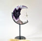 XL Gemstone Moss Agate Moon on Stand (Druzy &amp; Patterns) #158 - 400g 12,7cm