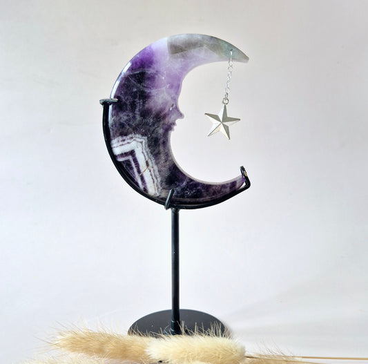 XL Gemstone Moss Agate Moon on Stand (Druzy &amp; Patterns) #158 - 400g 12,7cm