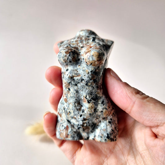 Vrouwenlichaam Beeldje – Yooperlite (8 cm) - Edelsteen buste