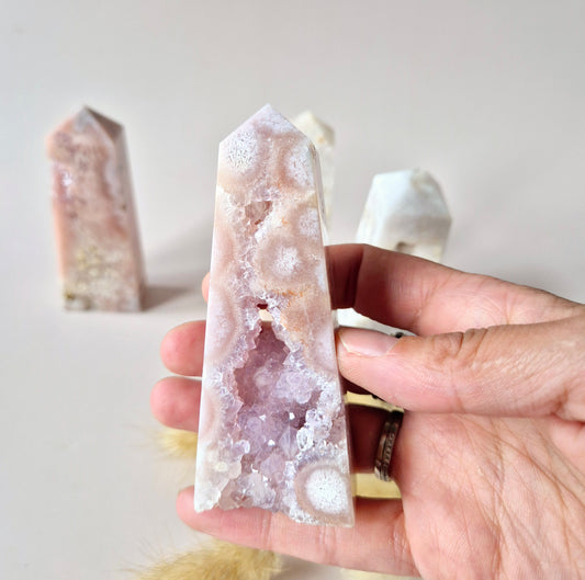 Pink Amethist Druzy Toren 7-9cm - Zachte kracht en rust voor het hart