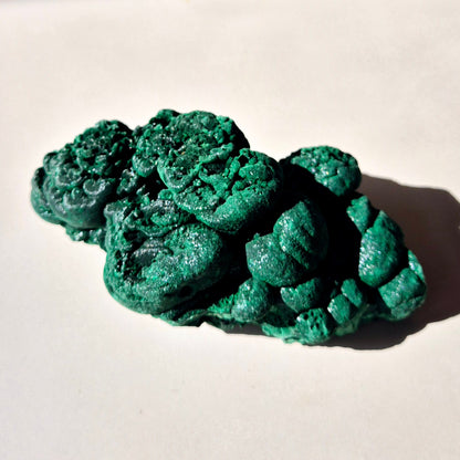 Samtmalachit – Rohes Malachit-Edelsteinstück, ca. 95 g.