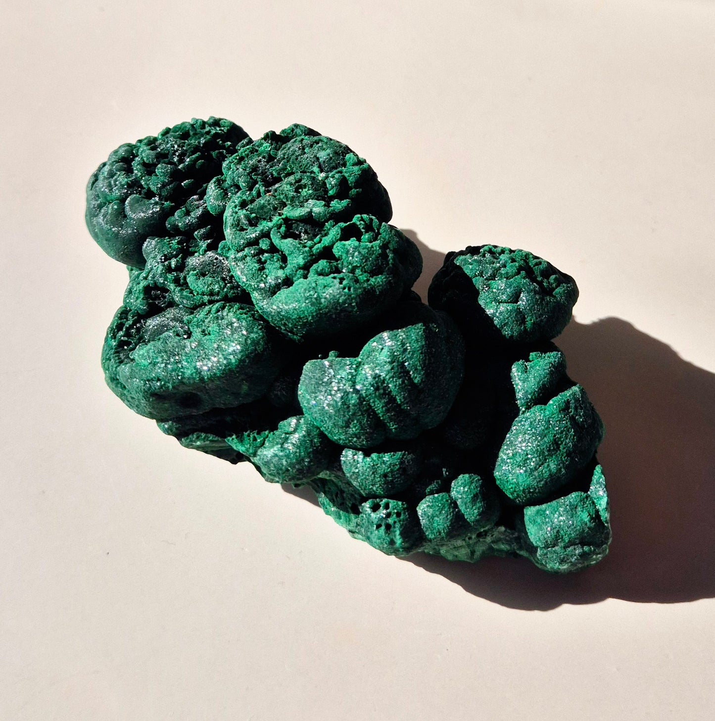 Samtmalachit – Rohes Malachit-Edelsteinstück, ca. 95 g.