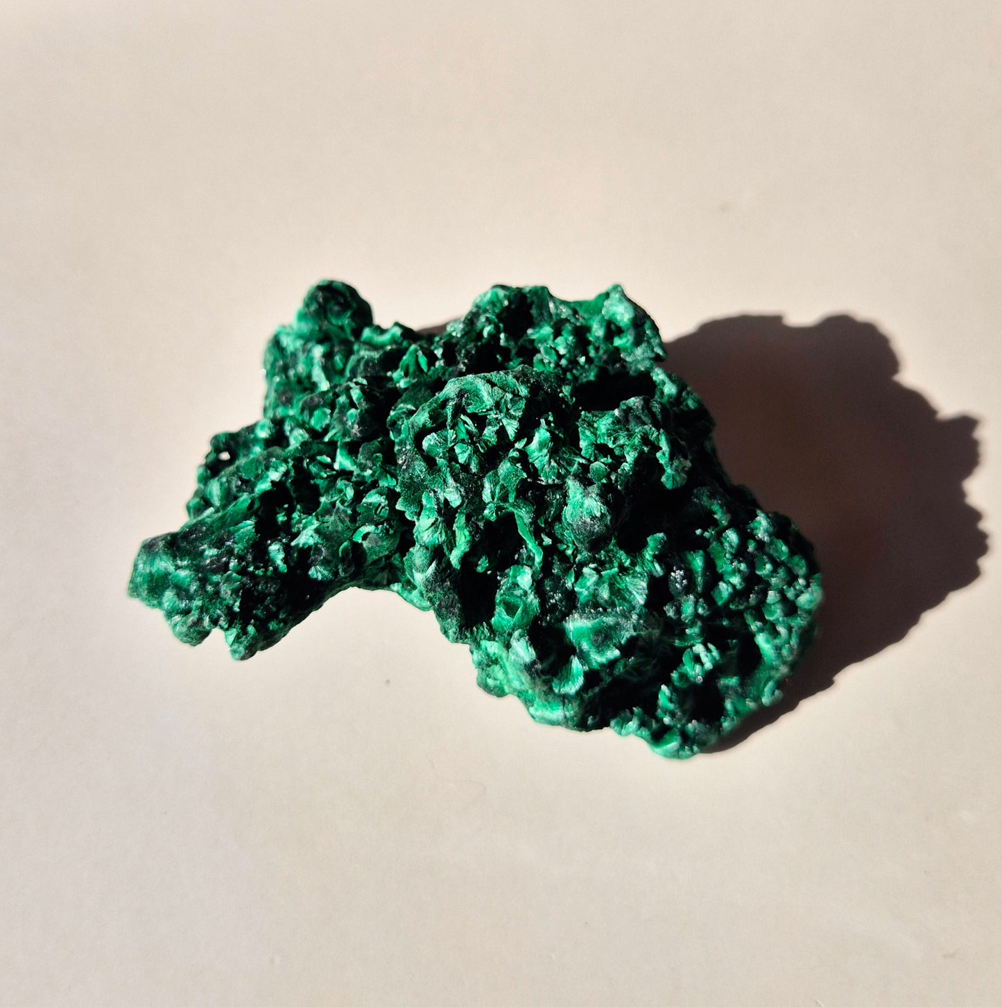 Zeldzame Edelsteen Velvet Malachite Cat Eye – Ruwe Cluster 100gram