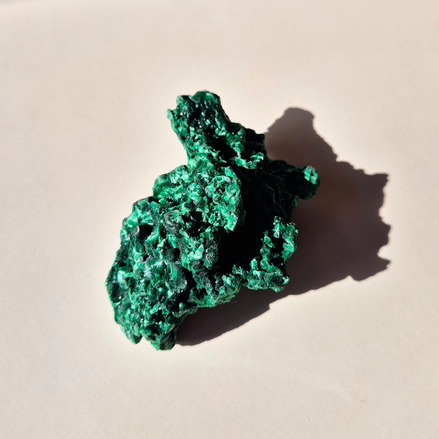 Zeldzame Edelsteen Velvet Malachite Cat Eye – Ruwe Cluster 100gram