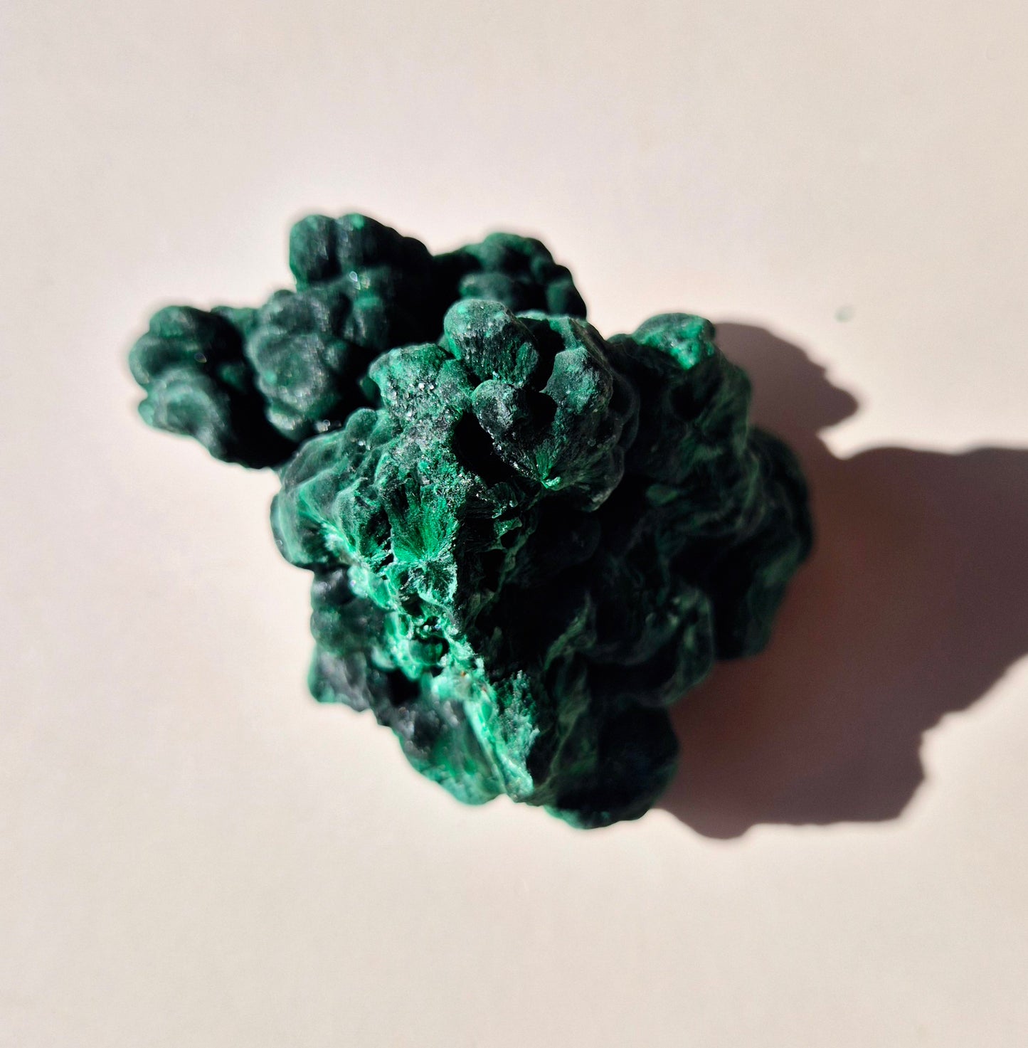 Zeldzame Edelsteen Velvet Malachite Cat Eye – Ruwe Cluster 113gram