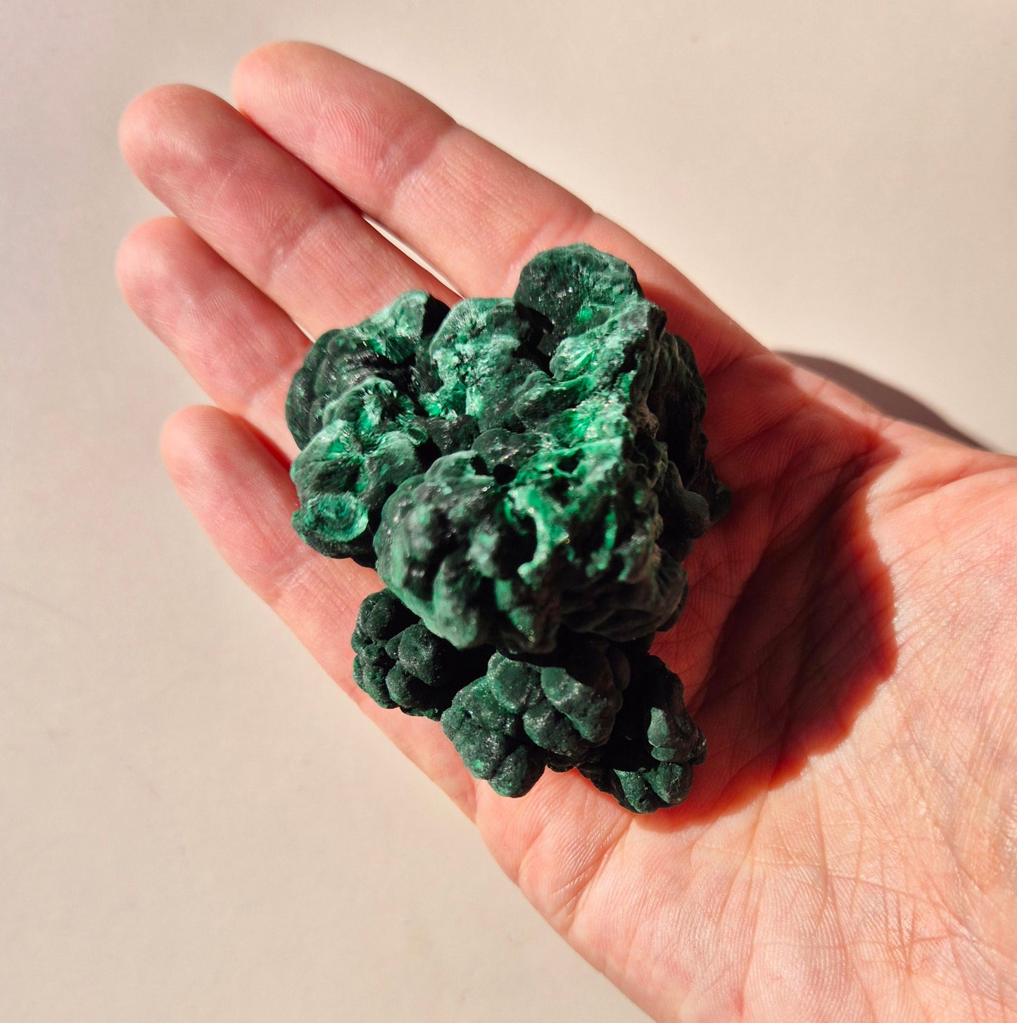 Zeldzame Edelsteen Velvet Malachite Cat Eye – Ruwe Cluster 113gram