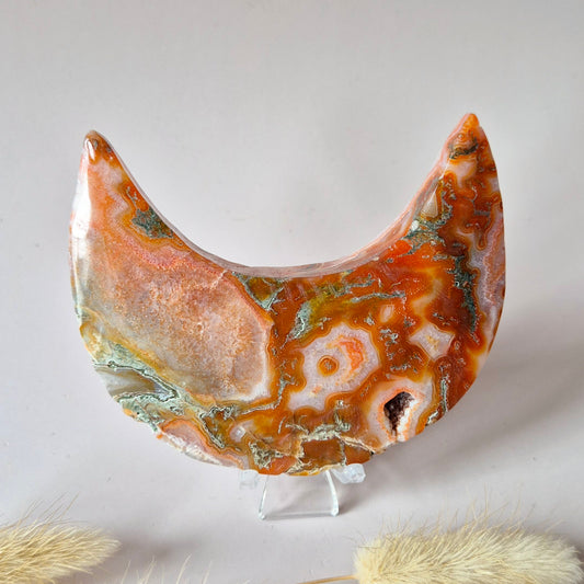 Rode Druzy Mosagaat Maan (8-10 cm) op standaard – #48