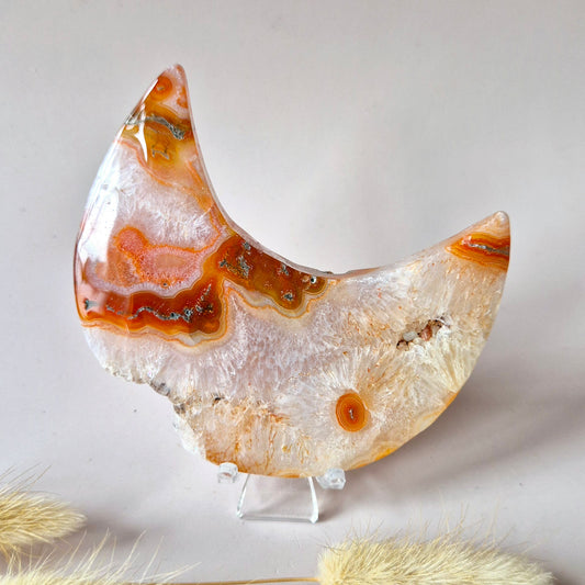 Rode Druzy Mosagaat Maan (8-10 cm) op standaard – #50