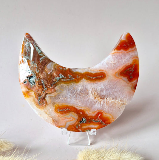 Rode Druzy Mosagaat Maan (8-10 cm) op standaard – #54