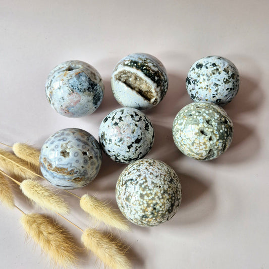 Kristallen Edelsteen Bol Ocean Jasper Bol – 50–60 mm – Druzy & Details