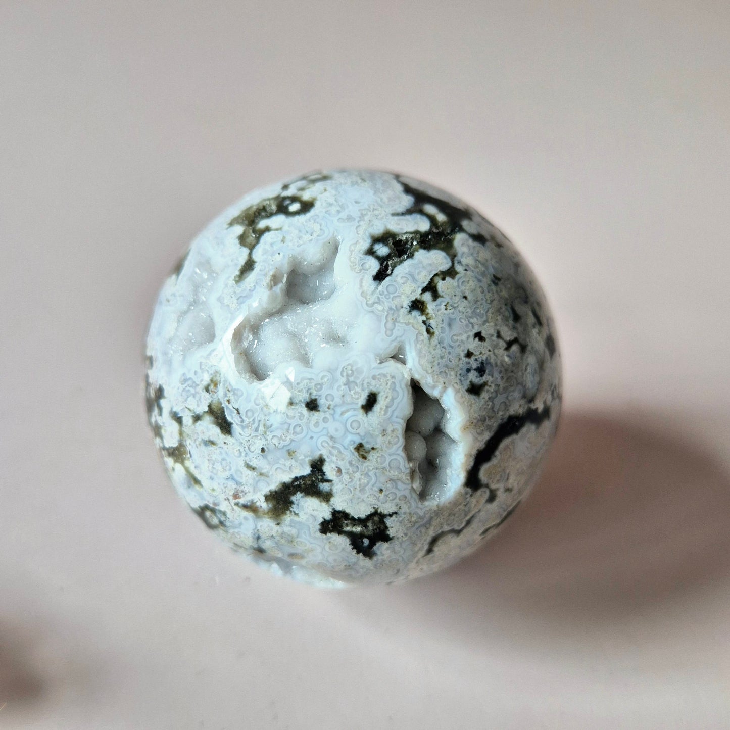 Kristallen Edelsteen Bol Ocean Jasper Bol – 50–60 mm – Druzy & Details