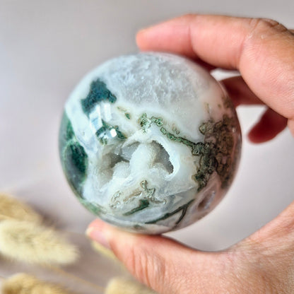 Kristallen Edelsteen Bol Mosagaat Druzy Geode sphere 60mm 300g