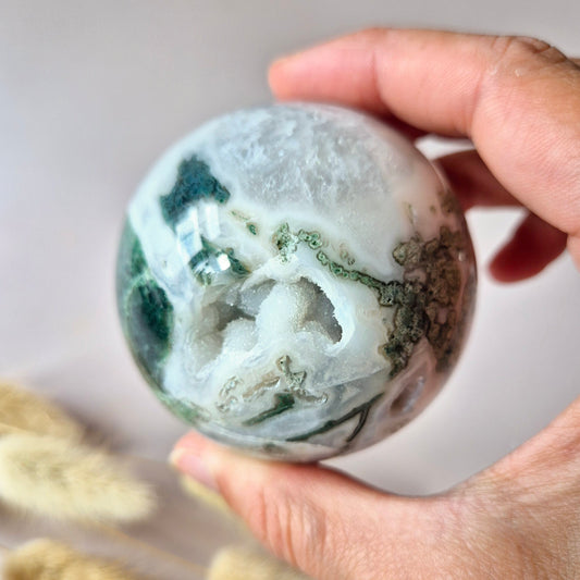 Kristallen Edelsteen Bol Mosagaat Druzy Geode sphere 60mm 300g