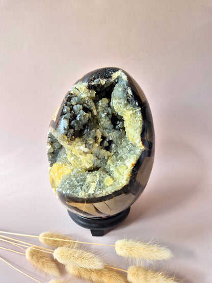 XXL Dragon Stone (Septarian) Edelsteen Druzy Ei op Standaard - 3350 gram