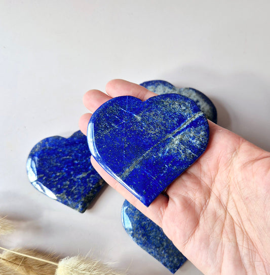 Lapis Lazuli Hart 5-7cm – Steen van Wijsheid en Intuïtie