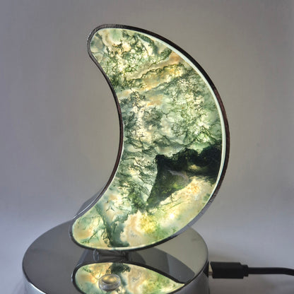 Mondlampe aus Rosenquarz mit goldenem Sockel, 19 cm