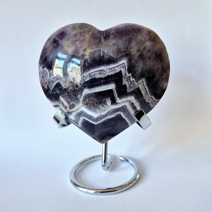 XXL Edelsteen Chevron Amethist Hart – 610 g – Kracht, Zuivering & Intuïtie (dream Amethist)