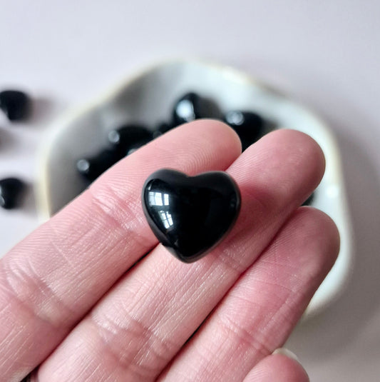 Mini Edelsteen Hartje Zaksteen – Zwarte obsidiaan (1,5 cm) voor crystal confetti